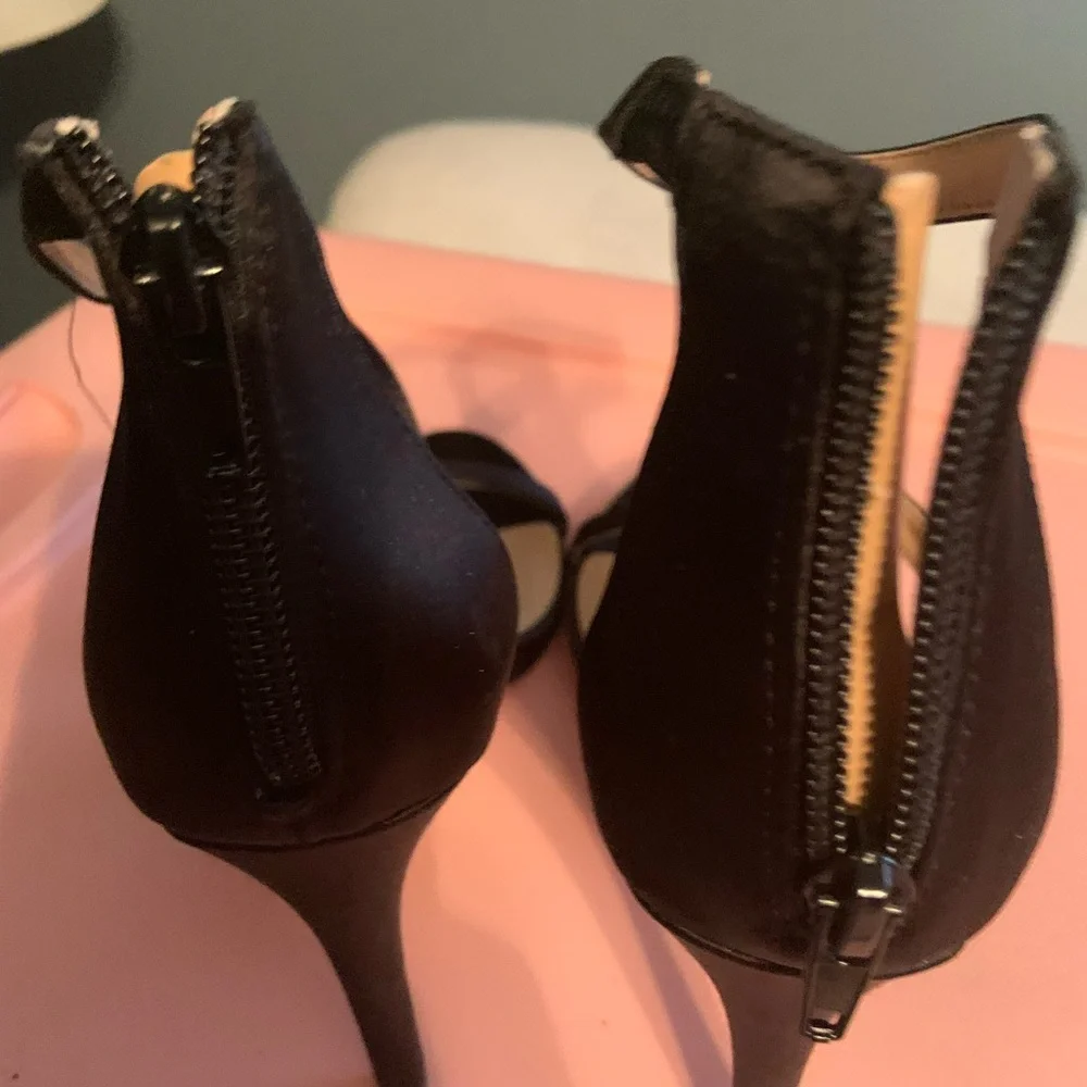 Express Elegant Black Strappy Heels - Picture 4 of 8
